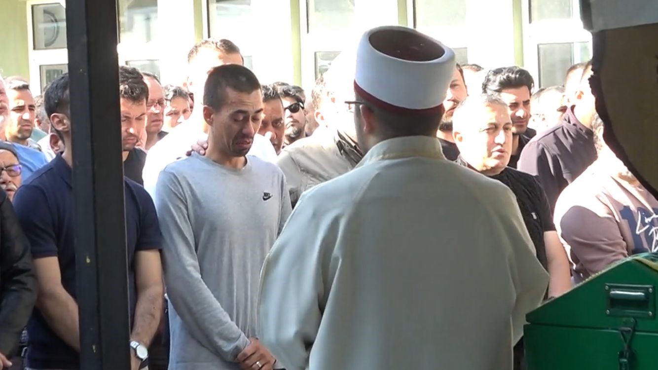kazada hayatini kaybeden prof dr ismail kir son yolculuguna ugurlandi 0 f459HzsT