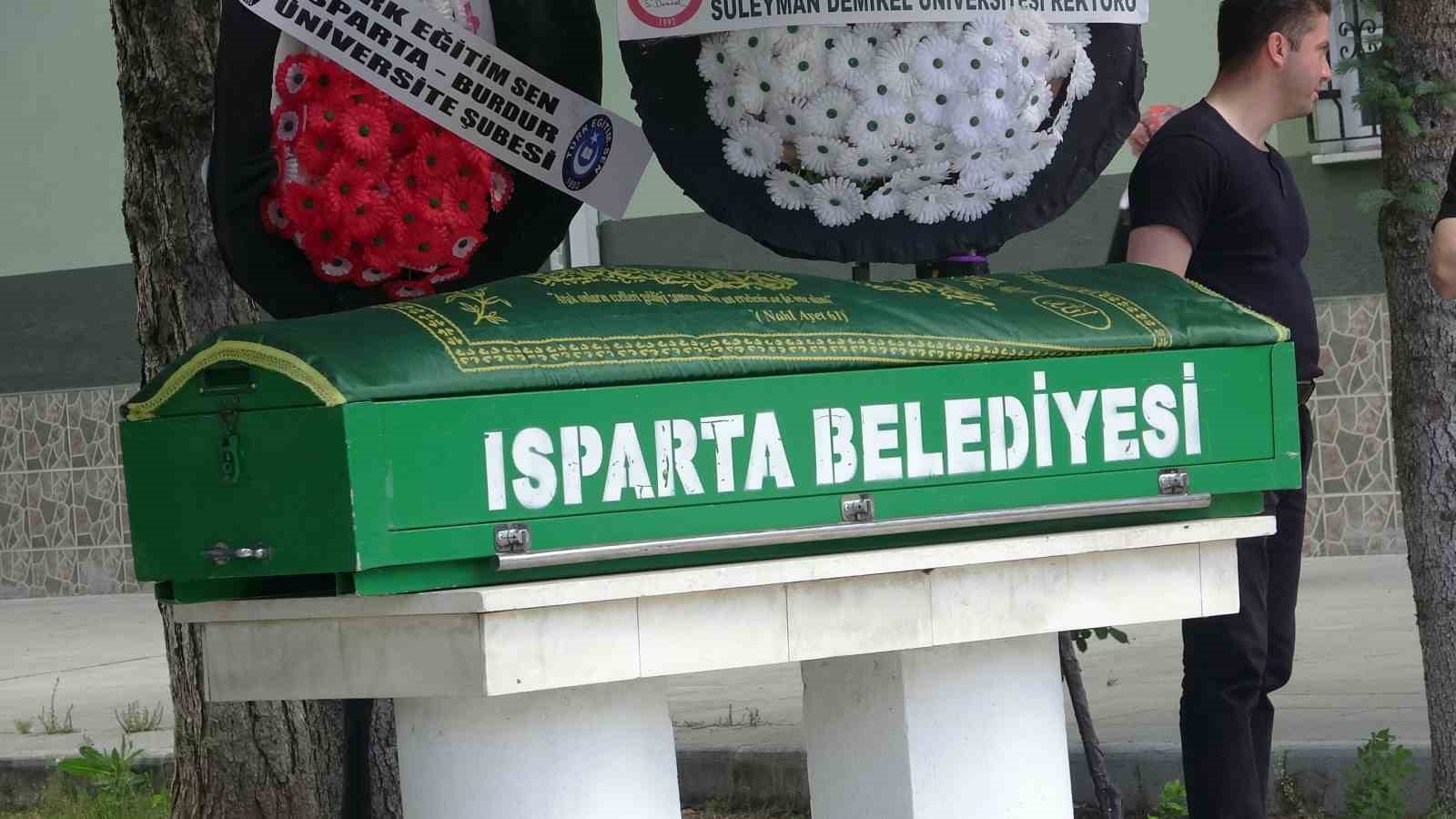 kazada hayatini kaybeden prof dr ismail kir son yolculuguna ugurlandi 4 MUYvNswn