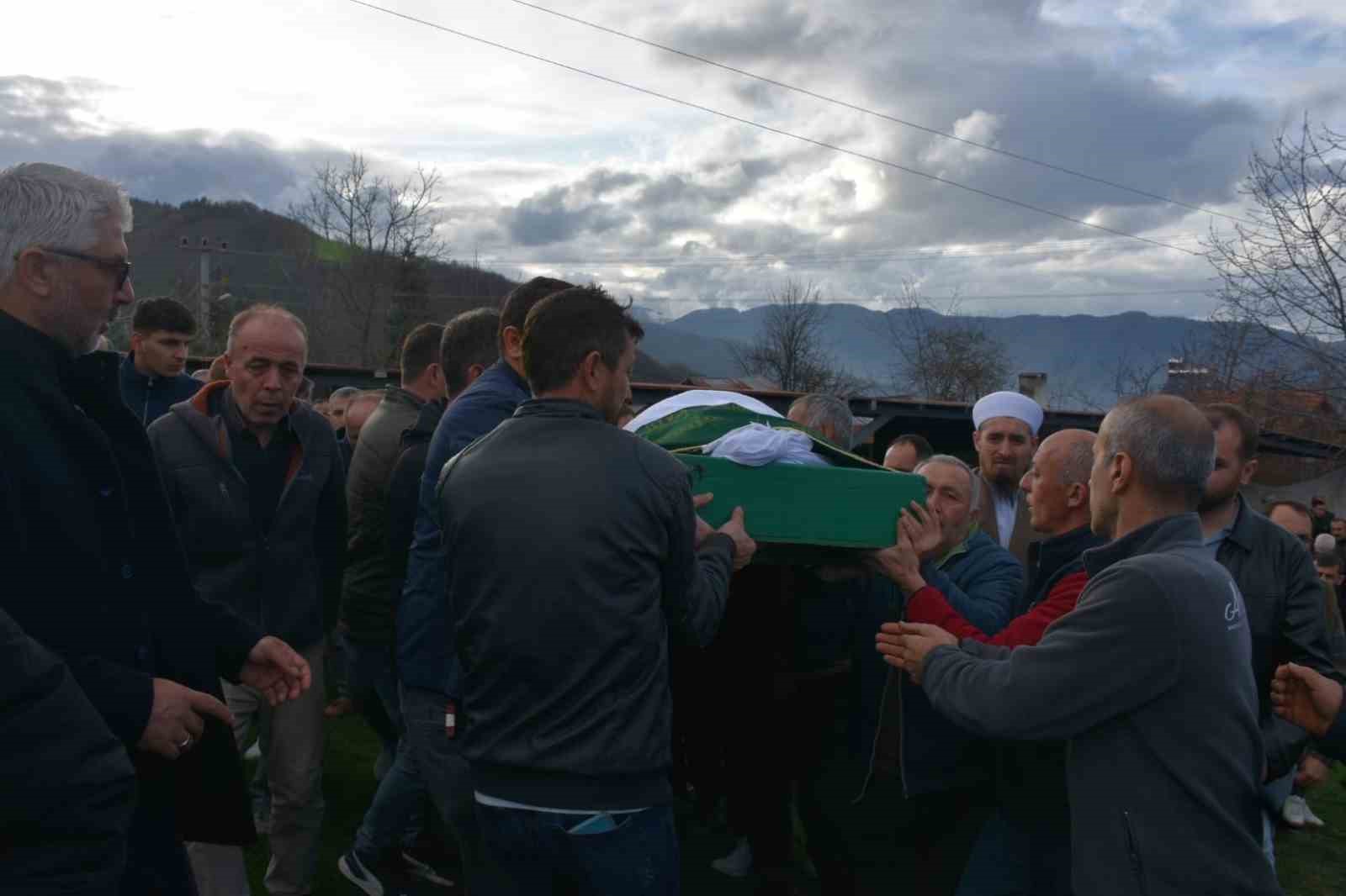 kazada hayatini kaybeden surucu topraga verildi 3 5U7J9Qpf