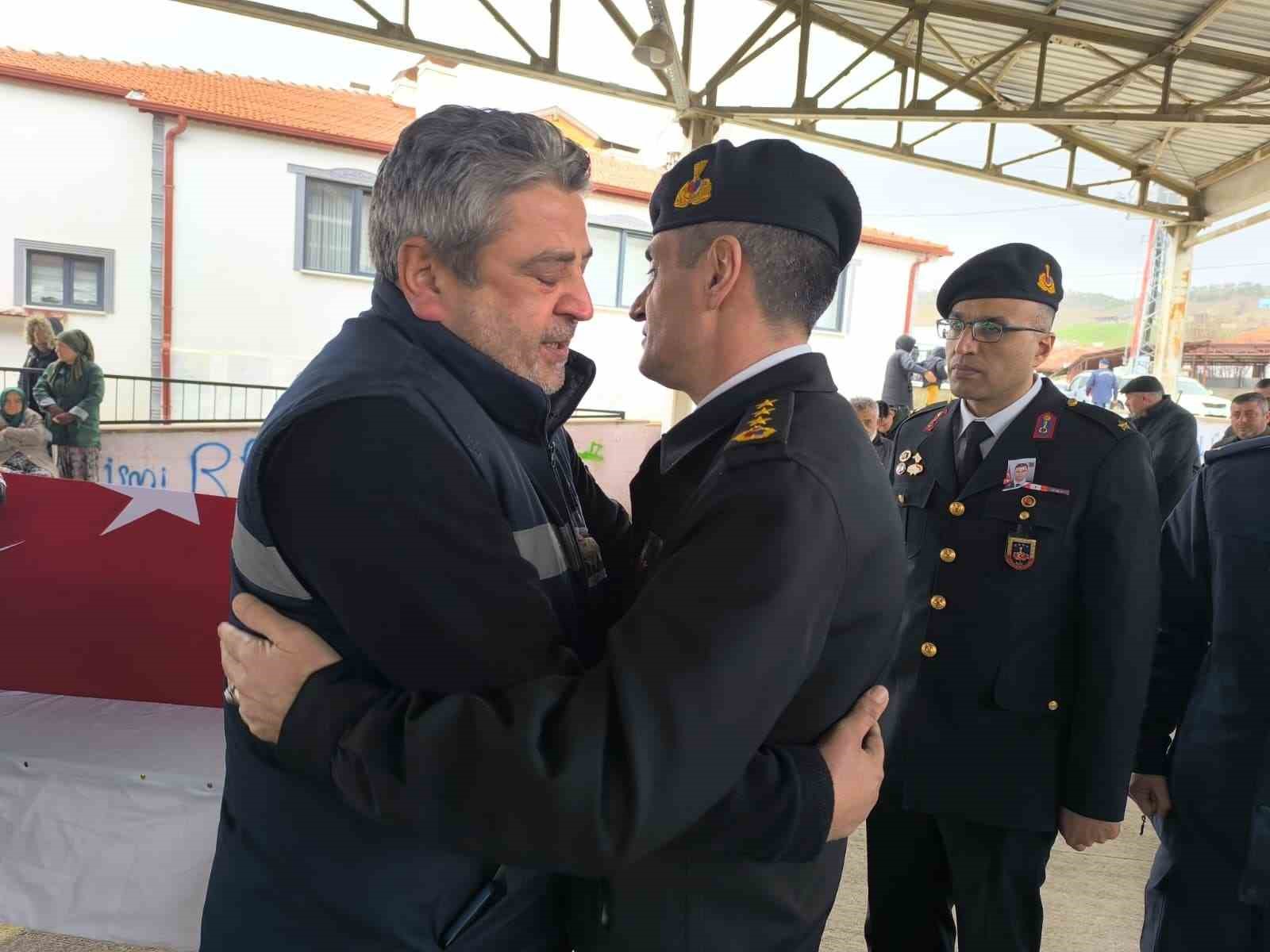 kazada hayatini kaybeden uzman cavus askeri torenle topraga verildi 2 zI2ALtrr