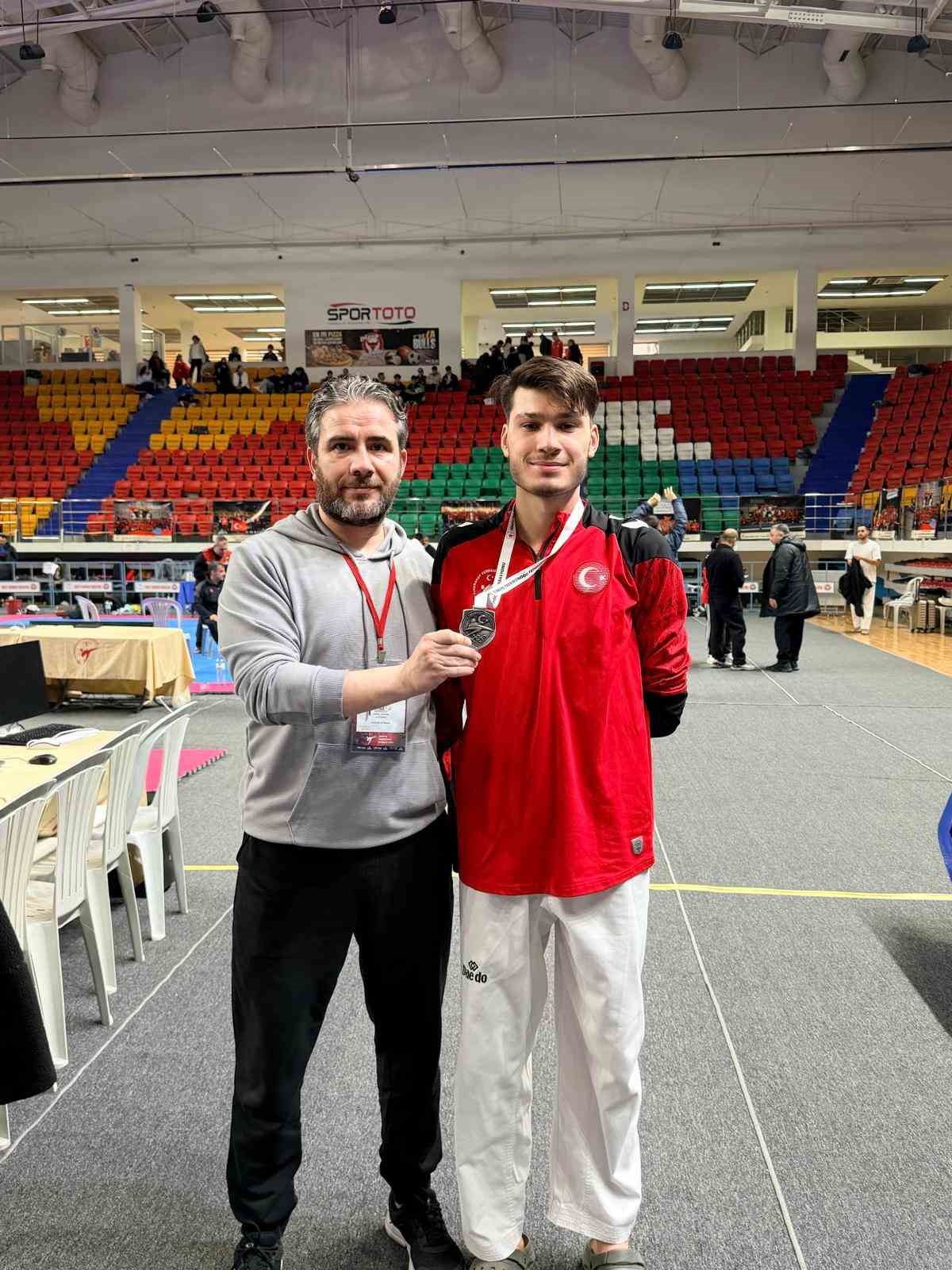 kazada kollarini kaybetti taekwondoyla hayata yeniden baglandi 9 PAROTXqy