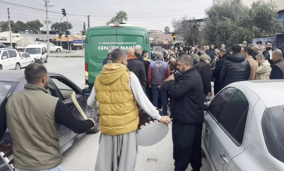 kazada olen genc adamin cenazesi davul zurnayla ugurlandi 1