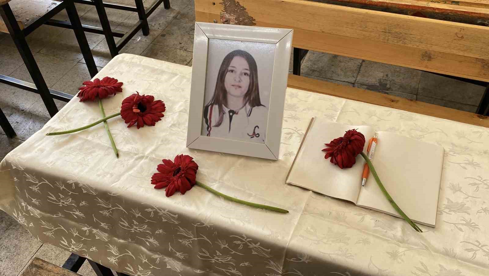 kazada olen kucuk kiz icin sinifinda ani kosesi yapildi 0 ITtgpZah