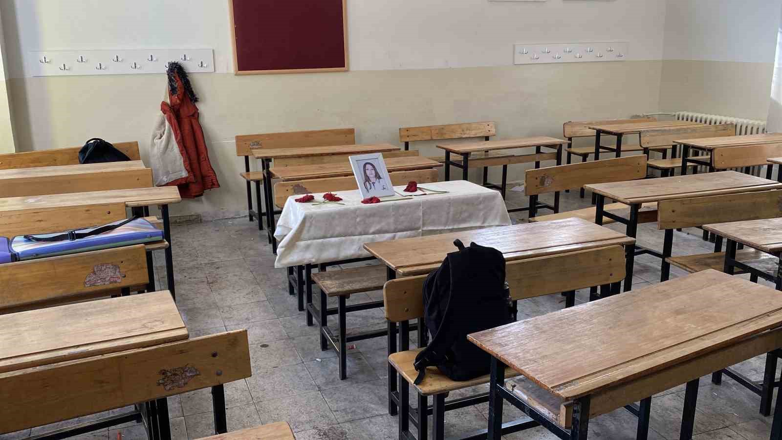 kazada olen kucuk kiz icin sinifinda ani kosesi yapildi 1 FunCiphz