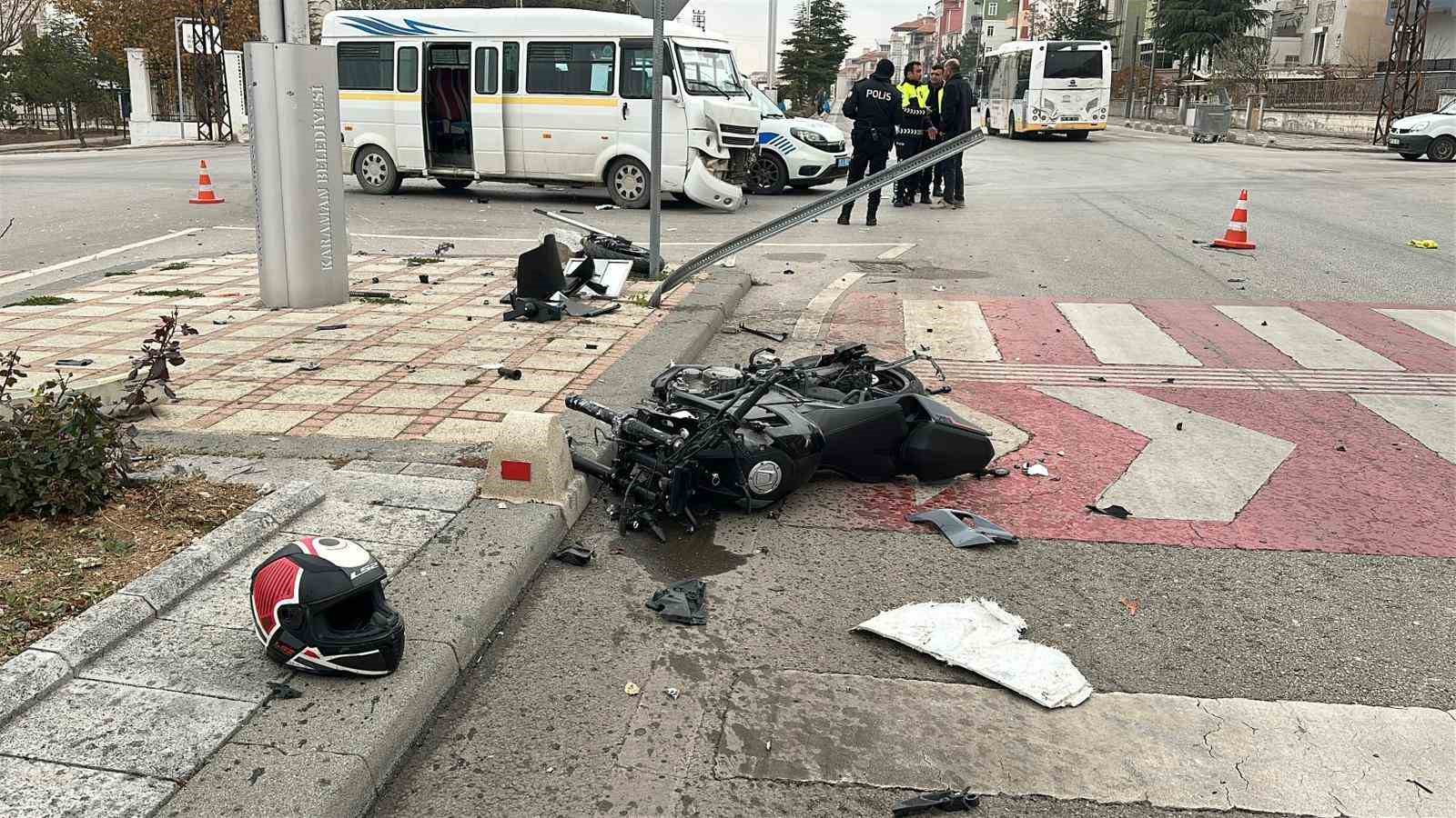 kazada parcalanan motosikletin surucusu agir yaralandi 6 kuVSwryz