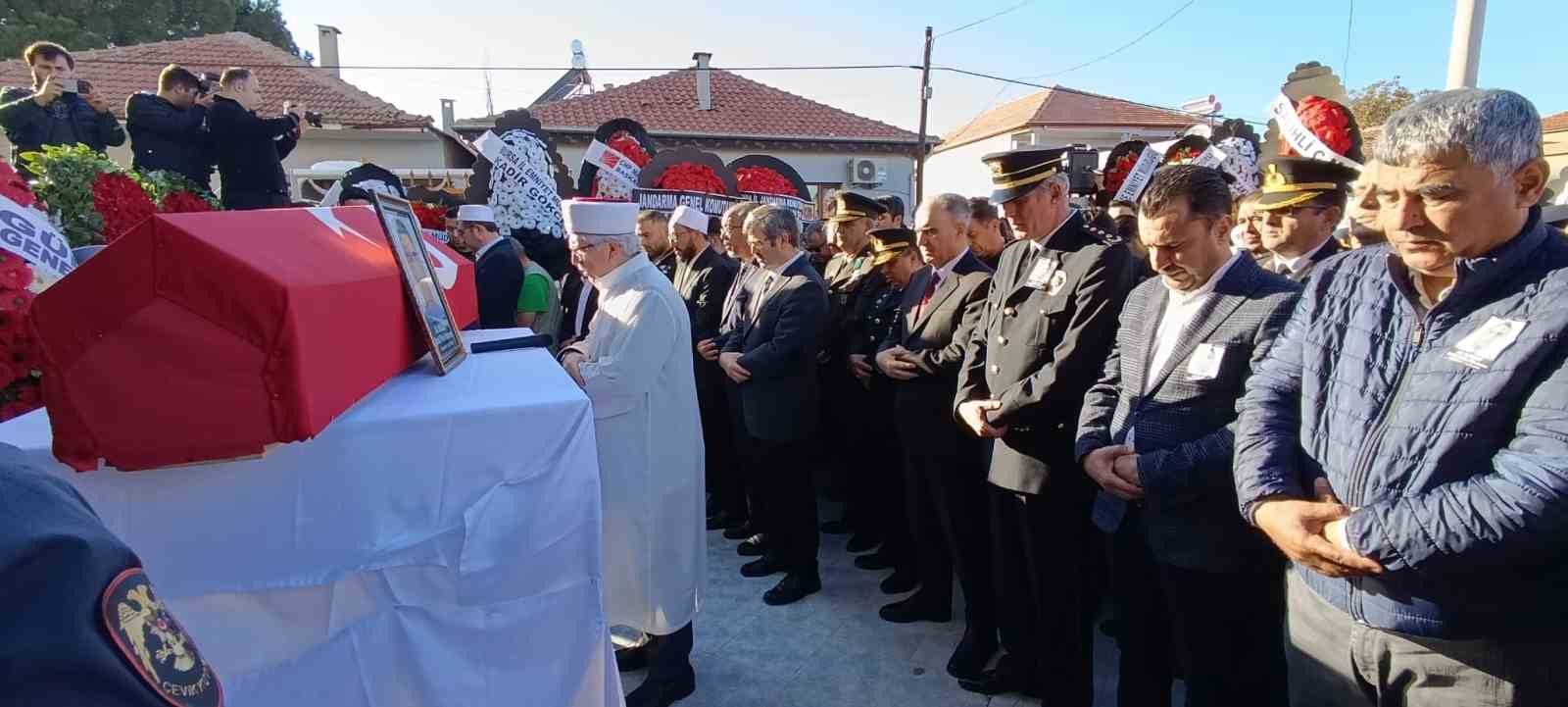 kazada sehit olan polis memuru ali barut son yolculuguna ugurlandi 1 KZOaPJKk