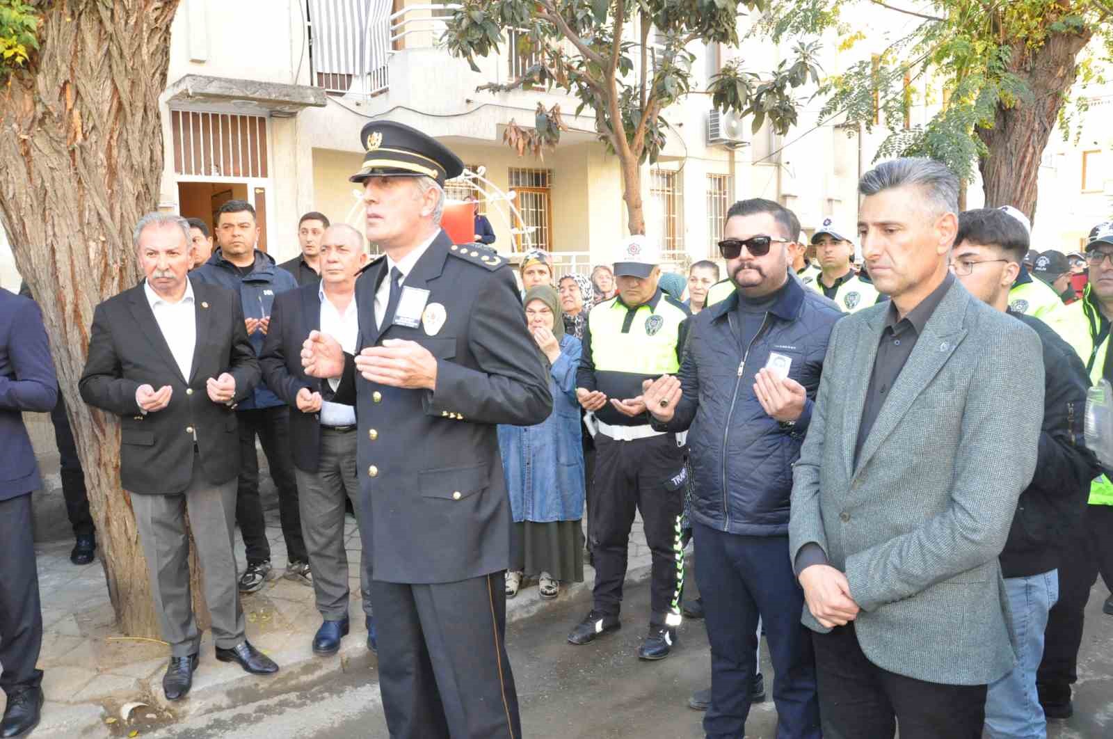 kazada sehit olan polis memuru ali barut son yolculuguna ugurlandi 4 QNfPBX76