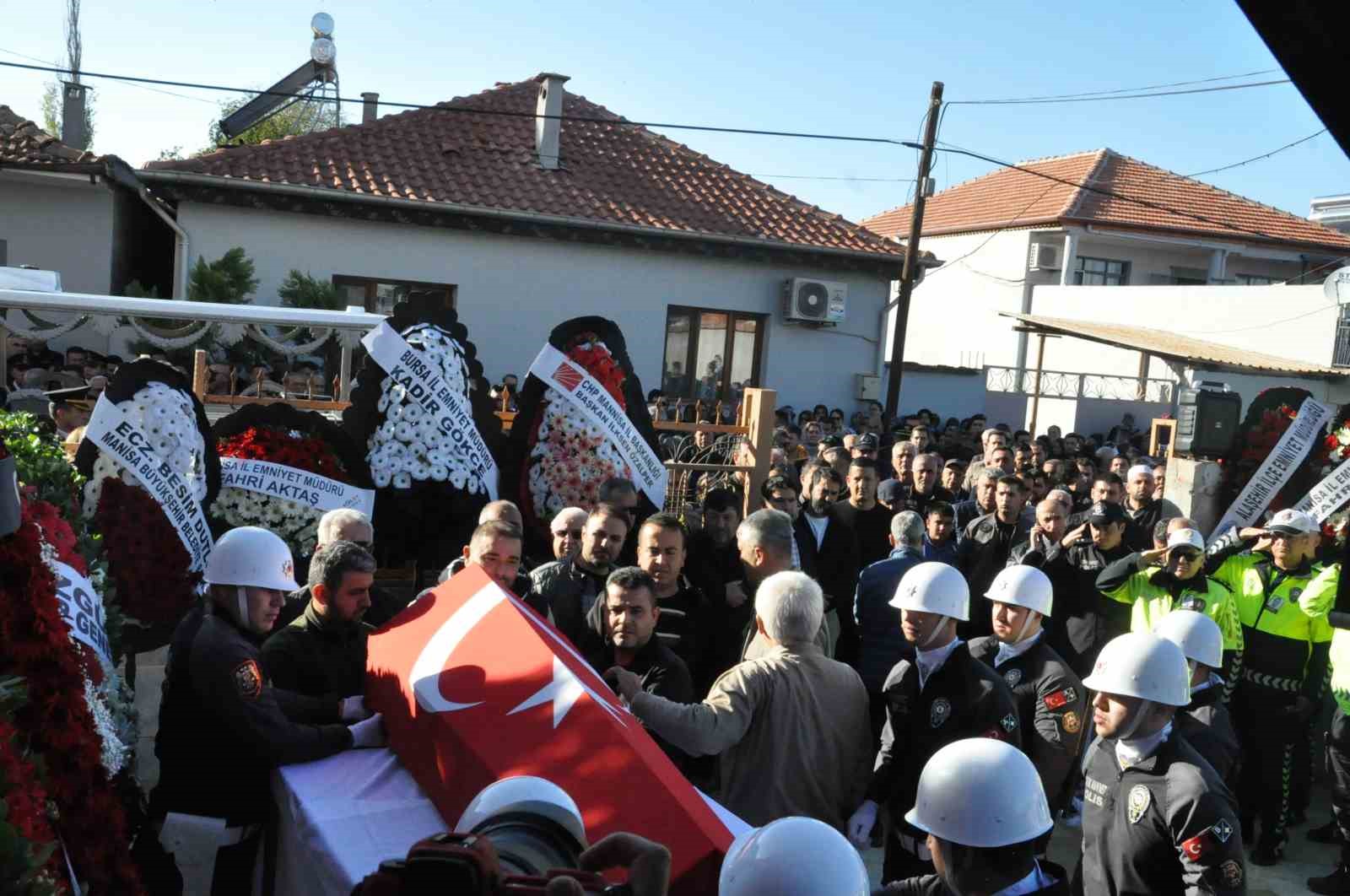 kazada sehit olan polis memuru ali barut son yolculuguna ugurlandi 7 qiNpJ3LD