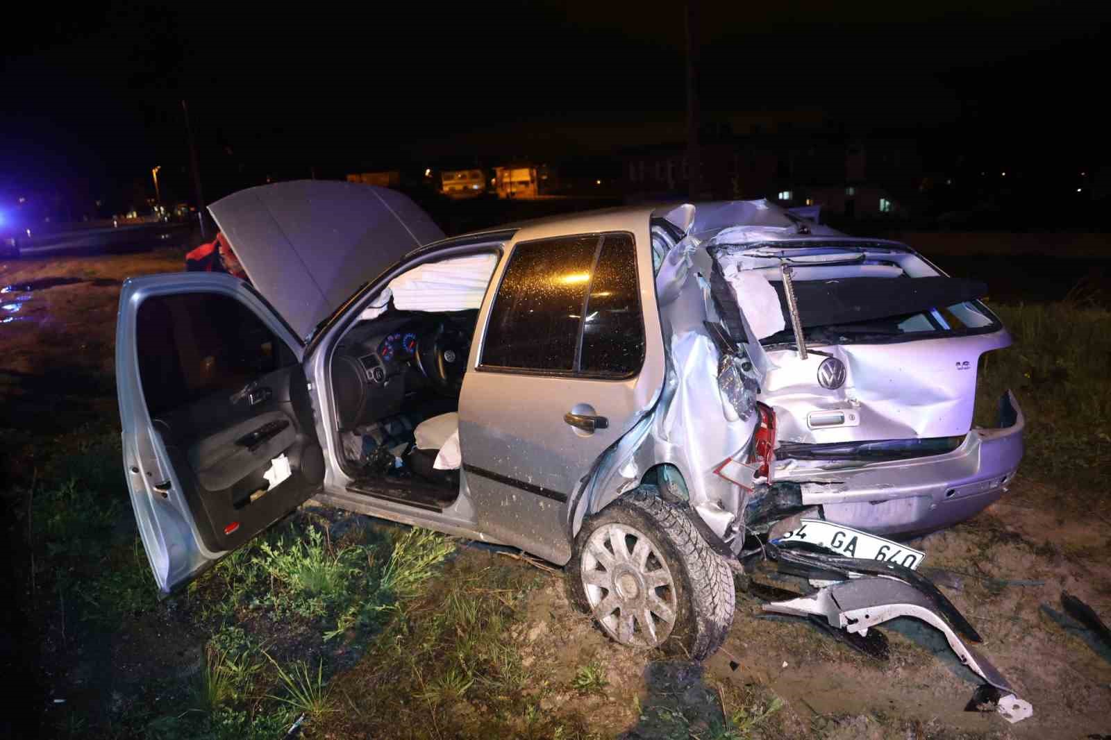 kazada yaralanan kardesi ile ayni ambulansa binmek isteyen yarali ekiplere zor anlar yasatti 4 FWbPipJa