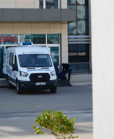 kazada-yasamini-yitiren-genc-kizin-cenazesi-gozyaslariyla-alindi-9fEBjA4y.jpg