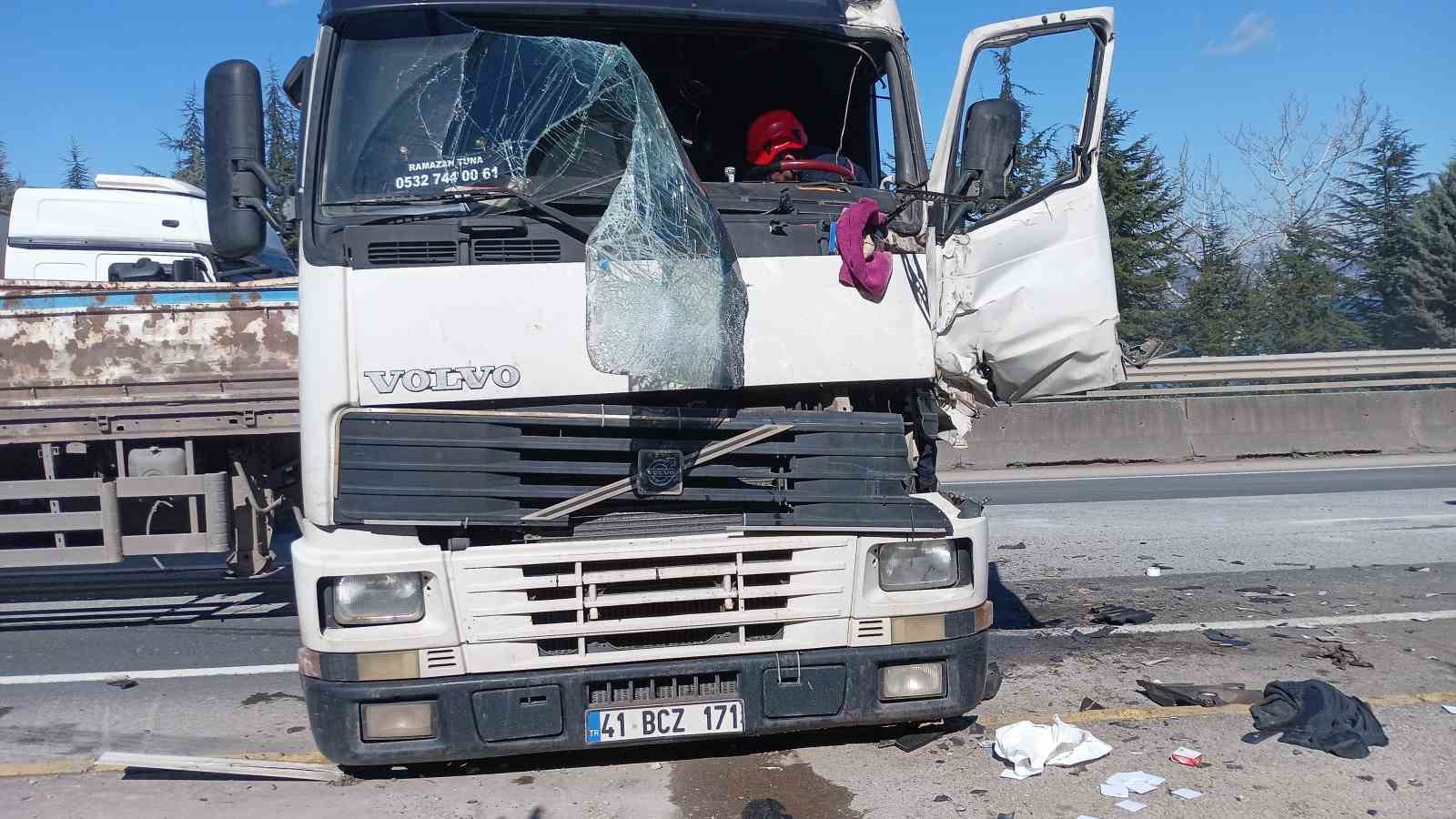 kazadan kacarken tirlar carpisti biri makasladi 1 yarali 1 7Mz539Sr