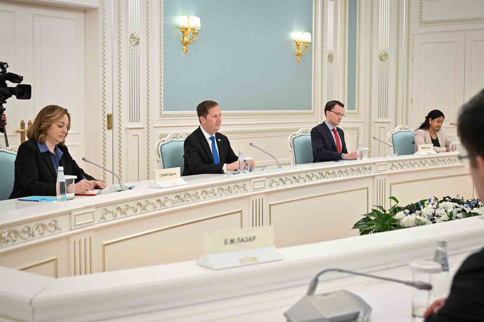 kazakistan cumhurbaskani tokayev trumpin guney ve orta asya ozel temsilcisi goru kabul etti 2 eVRB1JAK