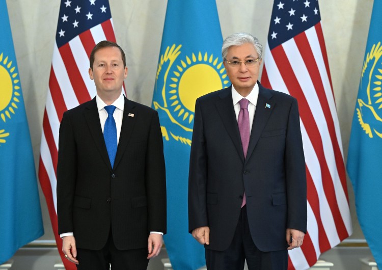 kazakistan cumhurbaskani tokayev trumpin guney ve orta asya ozel temsilcisi goru kabul etti 3 1mXcGb1f