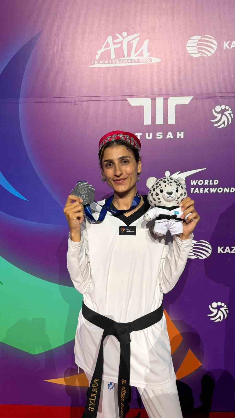 kazakistanda yildirim ruzgari 1 GbRLjbip