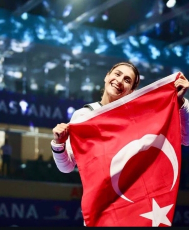 kazakistanda-yildirim-ruzgari-MtkwEPck.jpg