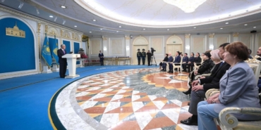 kazakistandan-ak-parti-genel-baskan-yardimcisi-zorluya-dostluk-nisani-mwH5g6lm.jpg