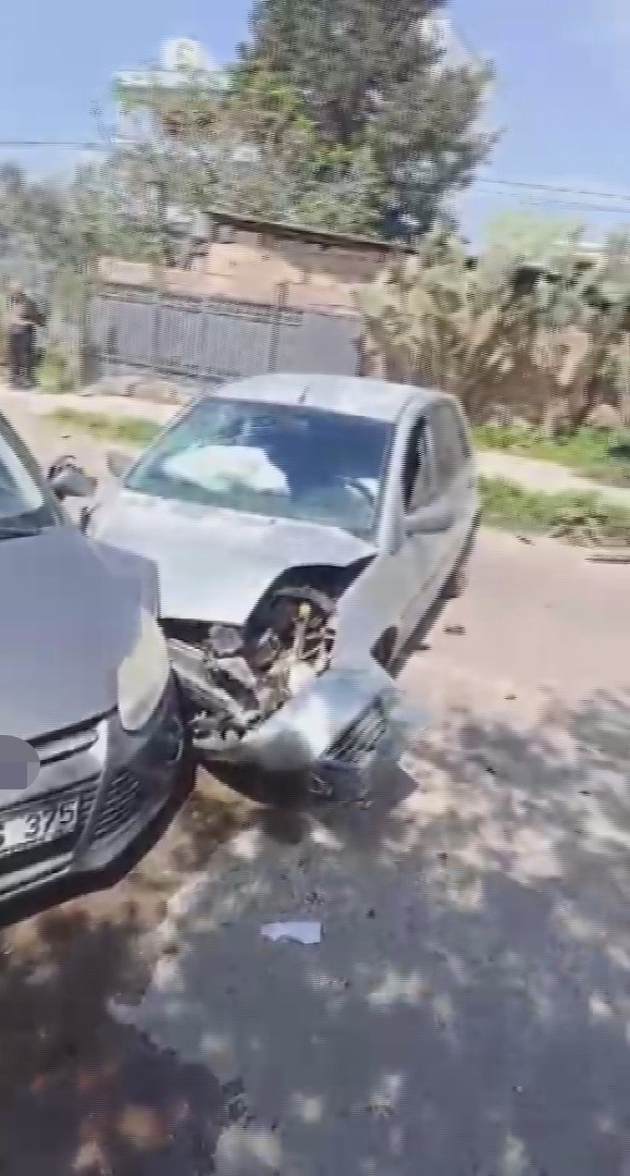 kazalarin eksik olmadigi yola muhtar ve yarali vatandas cozum istedi 5 BUH8j33Y