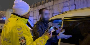 kazali-aracla-ilerledi-alkol-testini-reddetti-PiQCWGkf.jpg