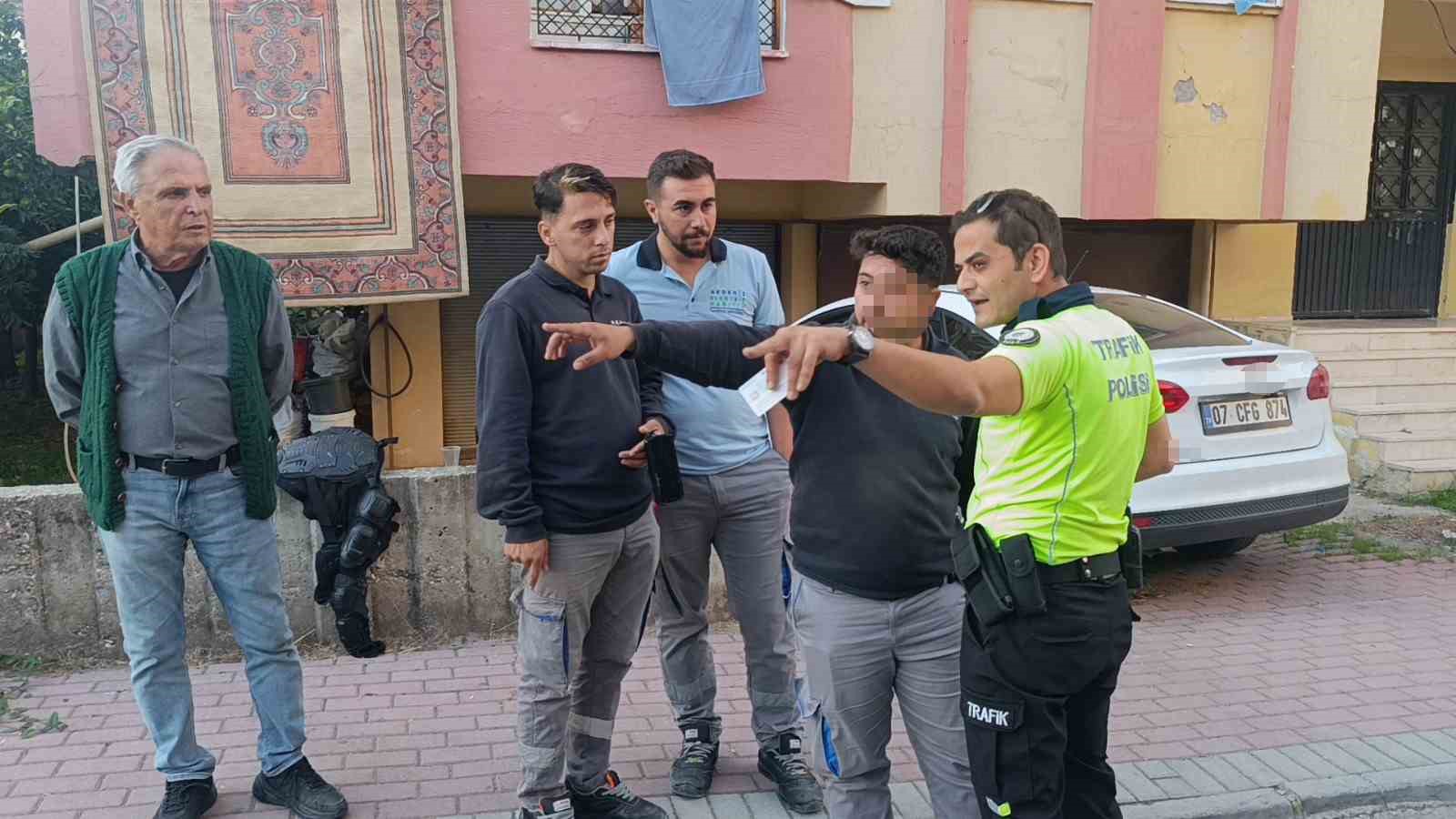 kazanin ardindan niye guluyorsun tartismasi 0 Q2i3JmCe