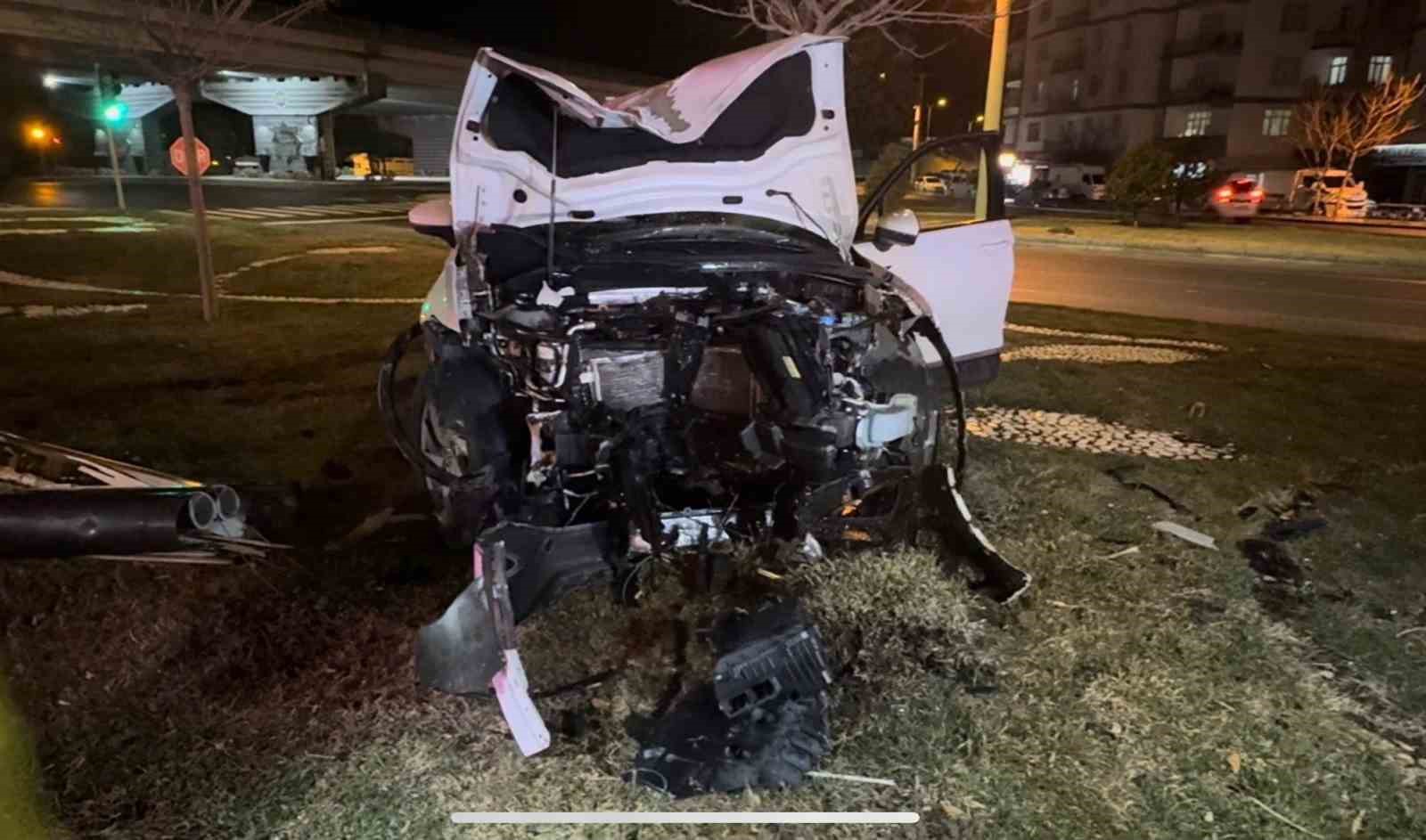 kazaya karisan aracta yangin panigi 1 yvEGPAC6
