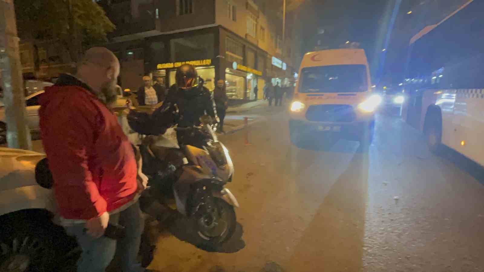 kazaya karisan motosikletliye bakarken kaza yapti 3 2v2gUUn9