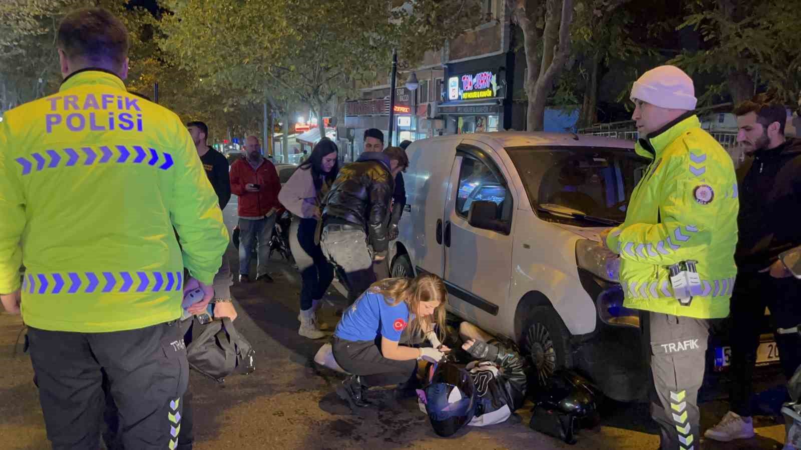 kazaya karisan motosikletliye bakarken kaza yapti 5 syNRCrmk