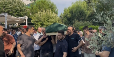 kazazedelere-yardim-etmek-isterken-akima-kapilarak-olen-genc-topraga-verildi-PNsnXO8E.jpg
