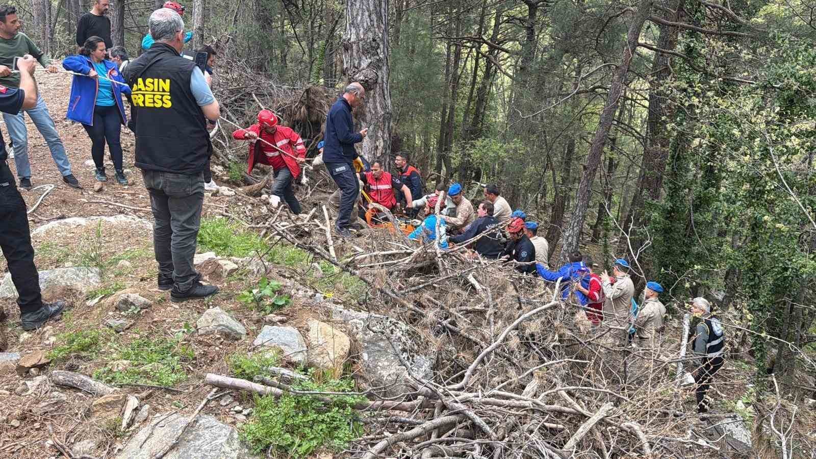 kazdaglarinda 100 kisilik personelle zorlu kurtarma operasyonu 1 VmWkaF4N