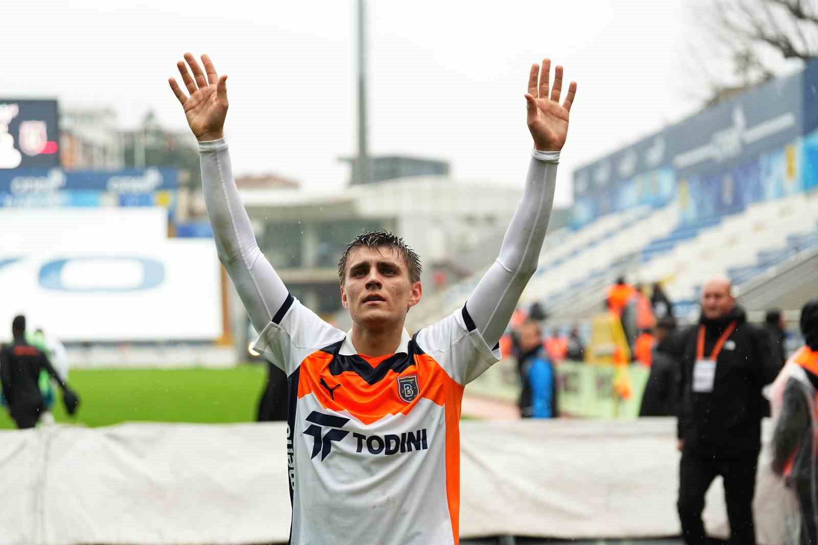 kazimcan karatas basaksehir formasiyla ilk macina cikti 3 LkQZGquJ