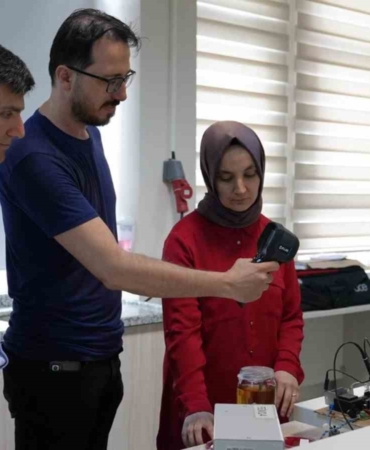 kbuden-implant-enfeksiyonlarina-karsi-yenilikci-yontem-9BzFFR9C.jpg