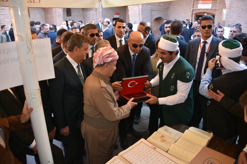 kdp lideri mesut barzani cizrede tarihi mekanlari gezdi 2 Nc2CBXgJ