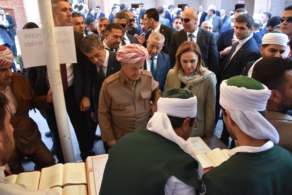 kdp lideri mesut barzani cizrede tarihi mekanlari gezdi 3