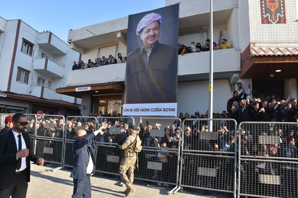 kdp lideri mesut barzani cizrede tarihi mekanlari gezdi 5 FD8gObwH