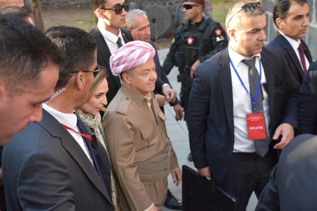 kdp lideri mesut barzani cizrede tarihi mekanlari gezdi 6 eVZPV7WB