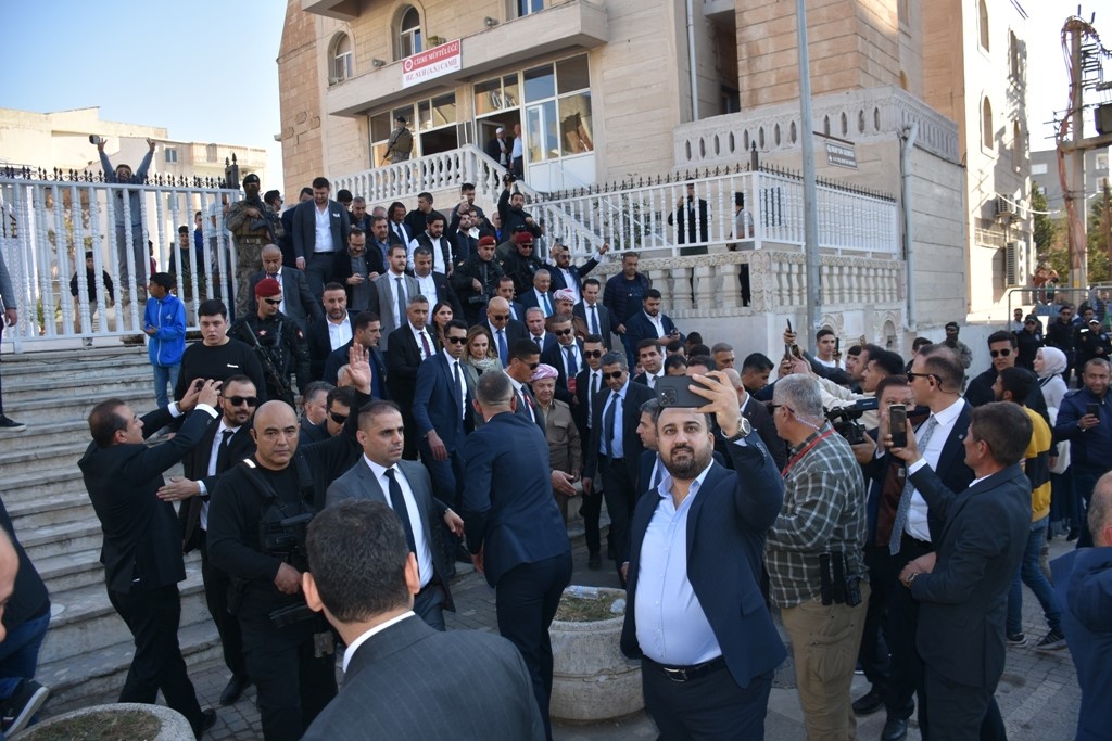 kdp lideri mesut barzani cizrede tarihi mekanlari gezdi 9 UMd7mquq