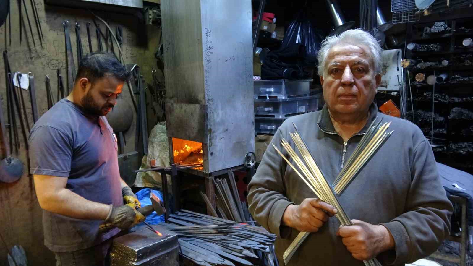 kebap sisleri bayram icin hazirlaniyor 6