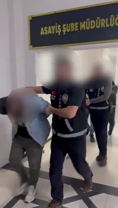 kebapci dukkanina silahli saldiri duzenleyen supheliler yakalandi 2 GwnbAZyG