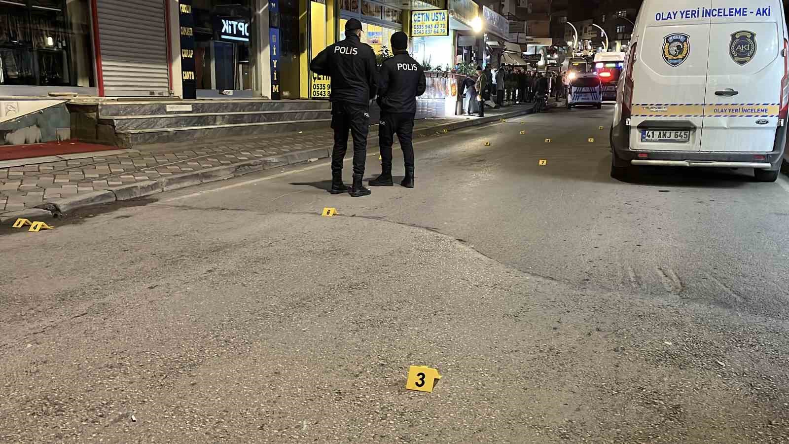 Kebapçıya kurşun yağdırdılar: 2 yaralı 8 kebapciya kursun yagdirdilar 2 yarali 4 Vt6lt36E