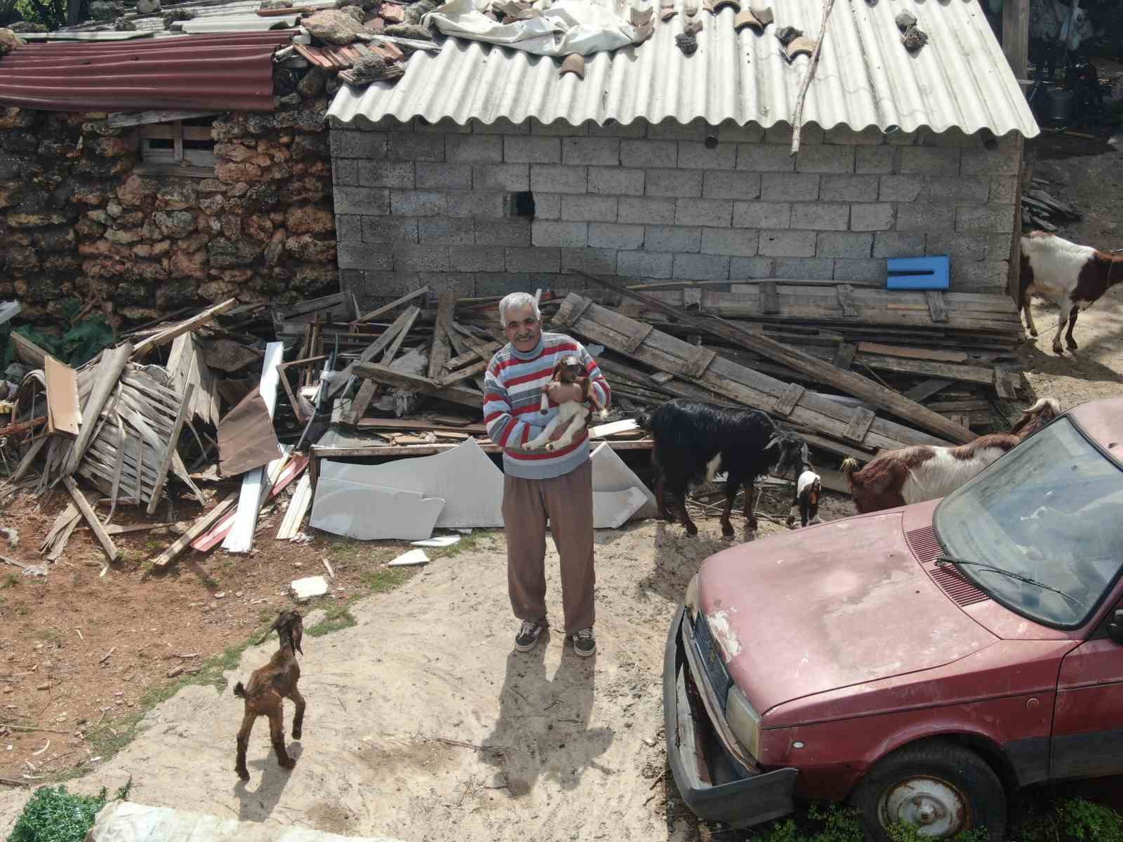 kecileriyle omur gecirdiler sikayetle yikildilar uykularimiz kacti 2 kgIcLsAS