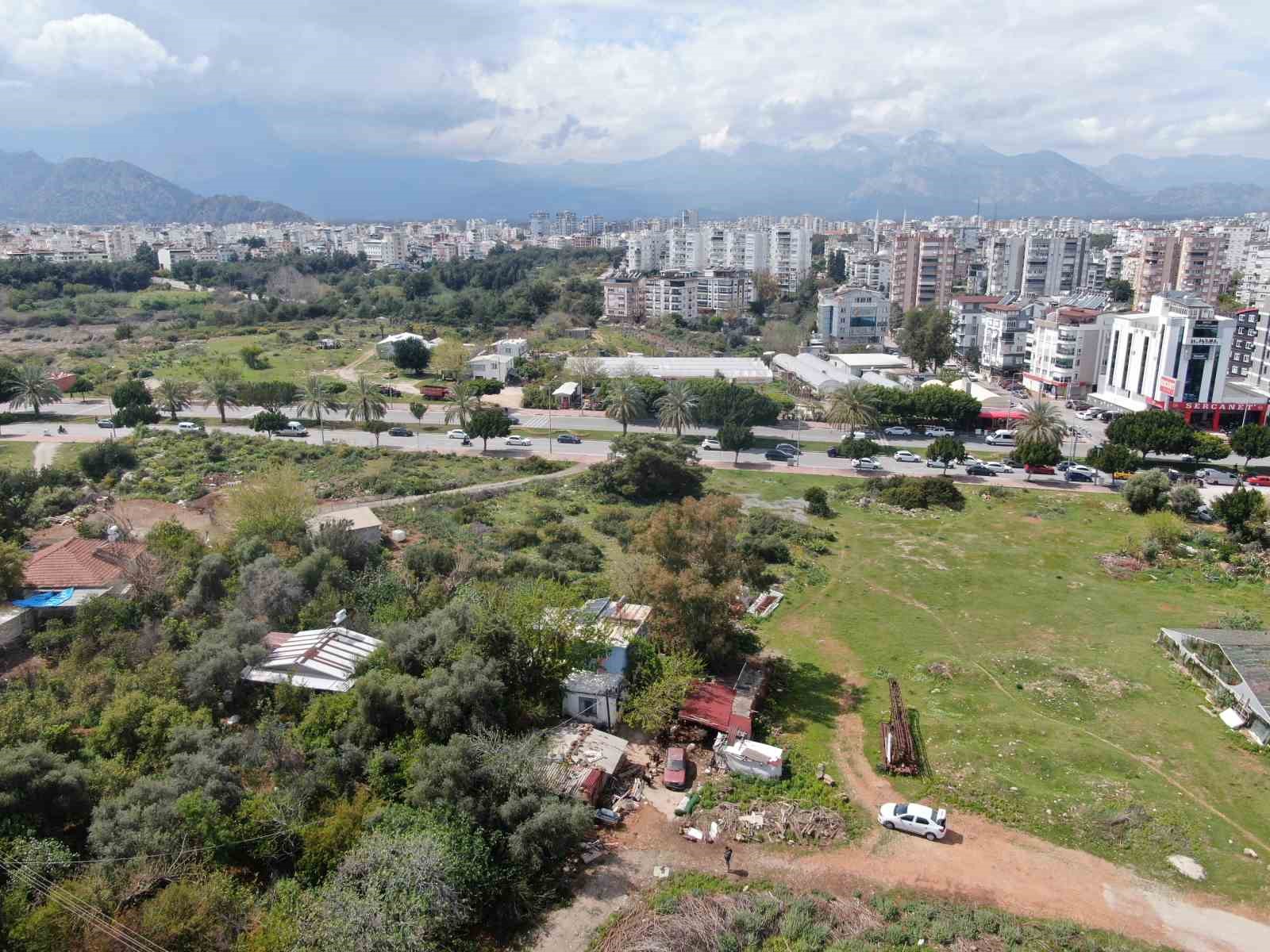 kecileriyle omur gecirdiler sikayetle yikildilar uykularimiz kacti 5 h7thU64E