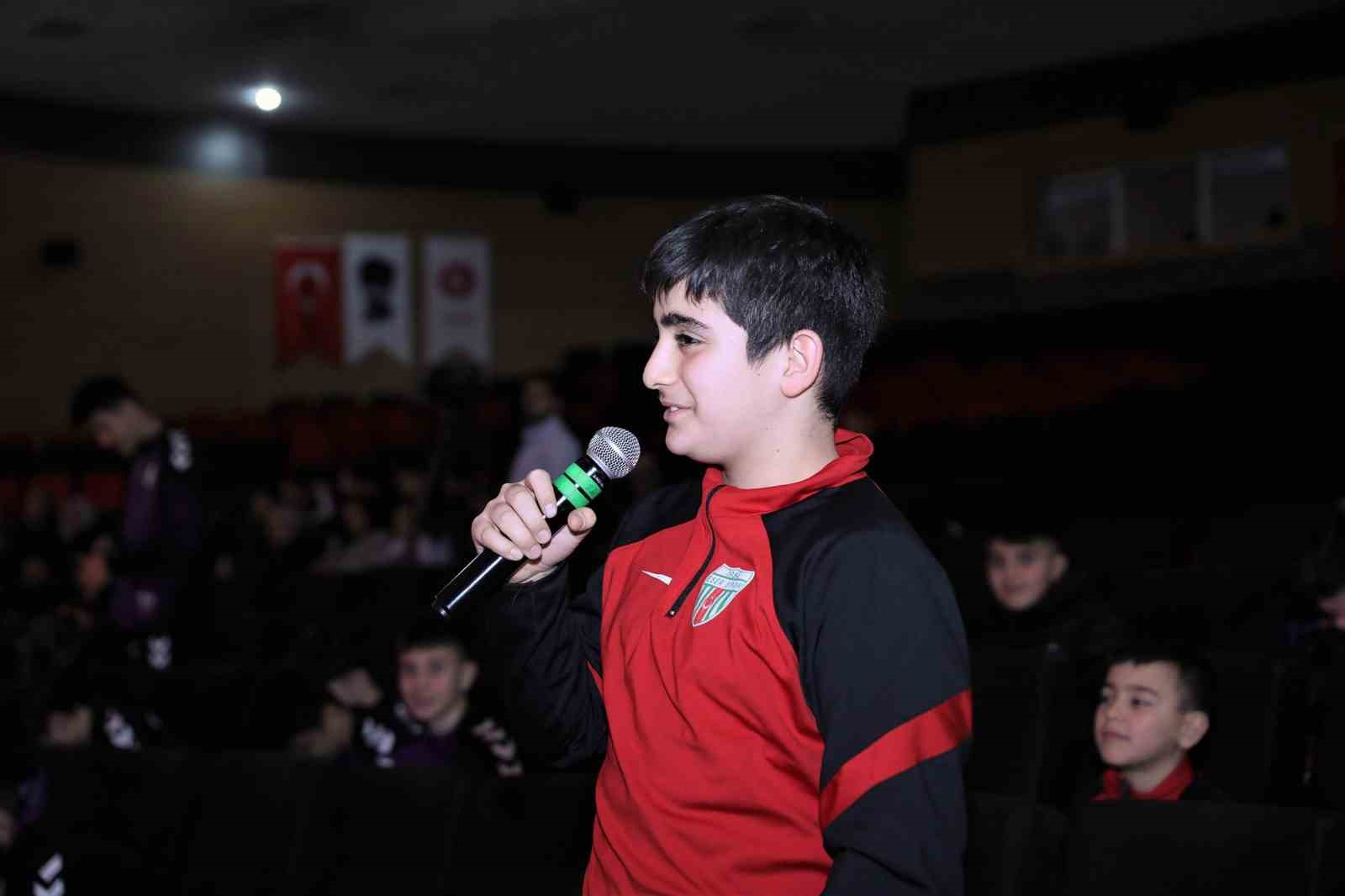 kecioren belediyesinden genc sporcular icin saglikli zihin guclu beden sempozyumu 4 XVPZODnr