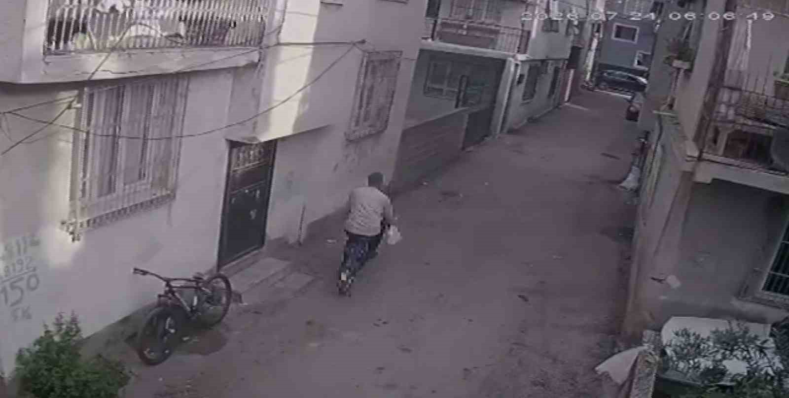 kedi mamasi calan hirsiz vatandasi canindan bezdirdi 2 j7S5pdm4