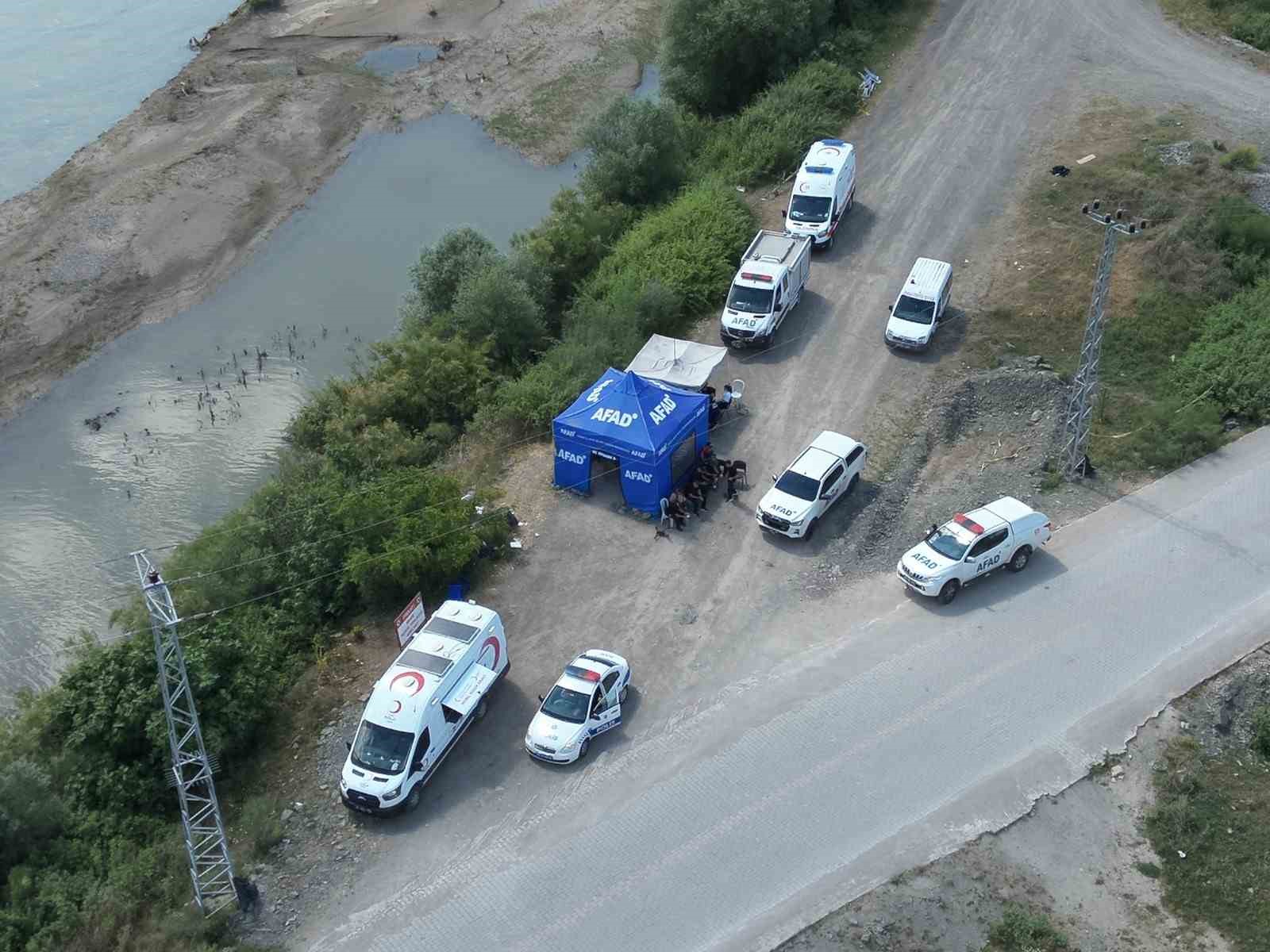 Kelkit Çayı’na düşen genci arama çalışmaları 26’ncı gününde devam ediyor 5 kelkit cayina dusen genci arama calismalari 26nci gununde devam ediyor 1 2gFQ4SOg