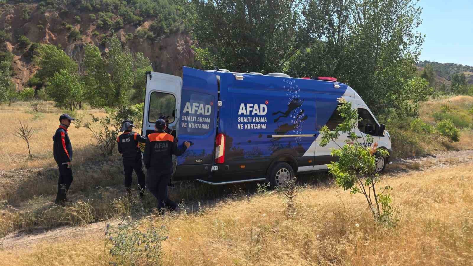 Kelkit Çayı’nda kaybolan Esmanur için arama çalışmaları yeniden başladı 8 kelkit cayinda kaybolan esmanur icin arama calismalari yeniden basladi 4 Vl5t4VO8