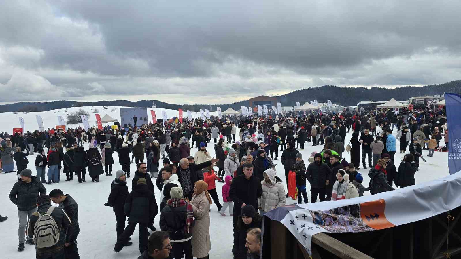 keltepe kayak festivali renkli goruntulere sahne oldu 0 MG4ImzMv