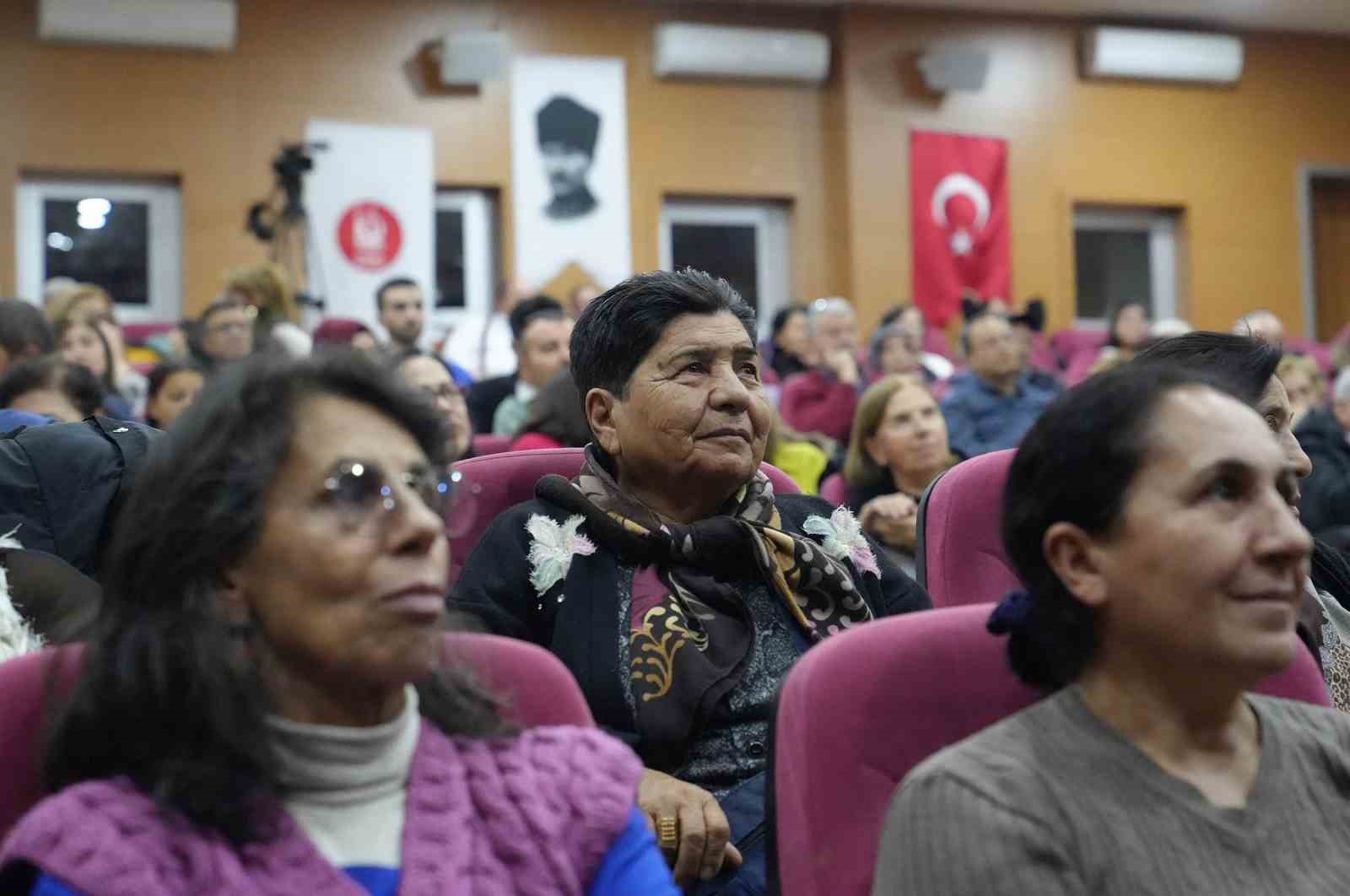 kemal sunal ankarada turkulerle anildi 2 MRYM2sII