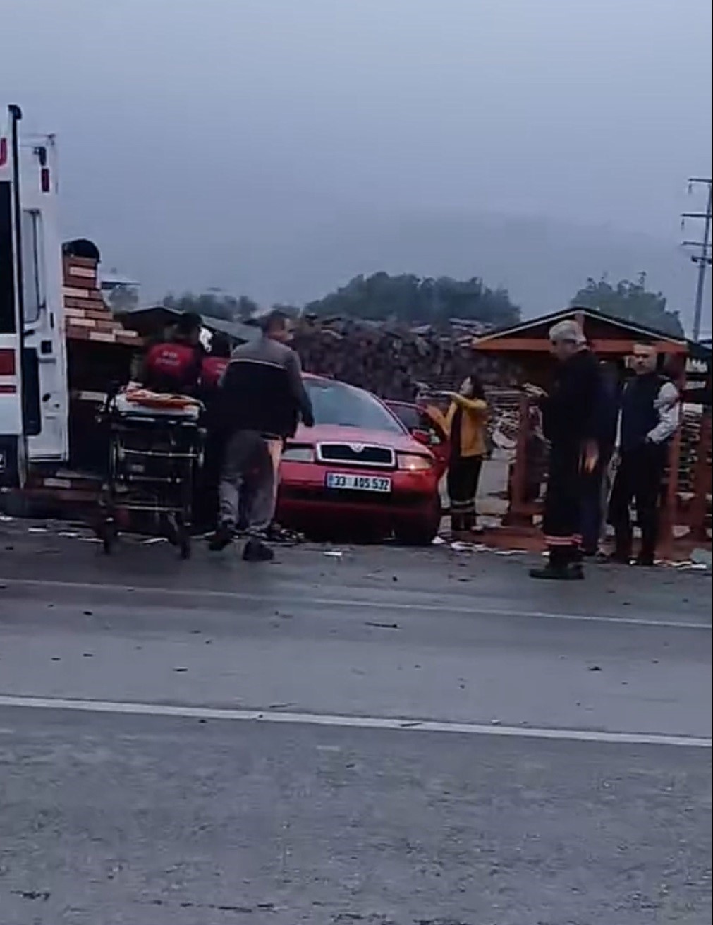 kemalpasada feci trafik kazasi kamerada 2 olu 4 yarali 2 CiqcagV1