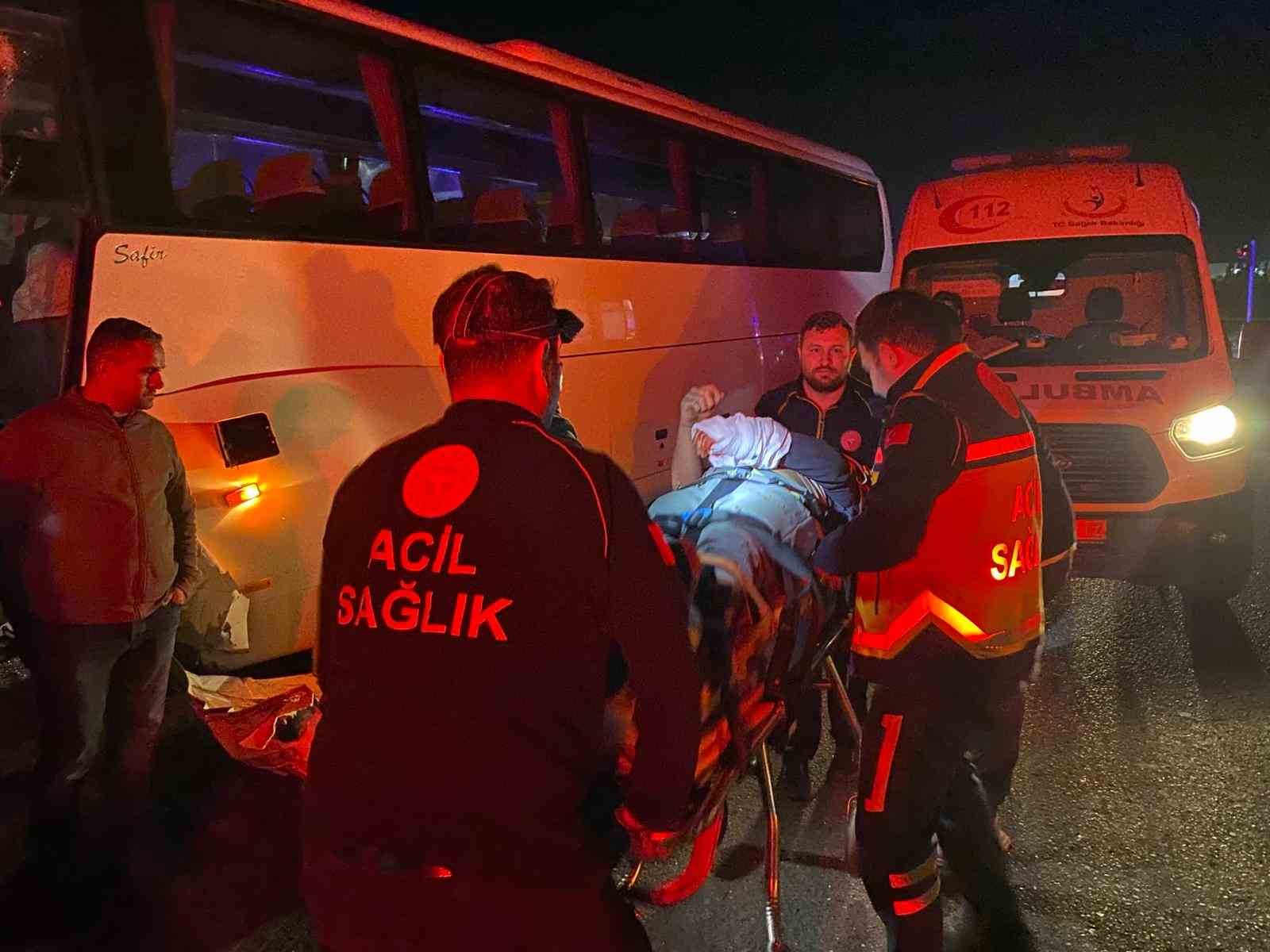 kemalpasada isci servisleri carpisti 15 yarali 2 9XwCu6OW