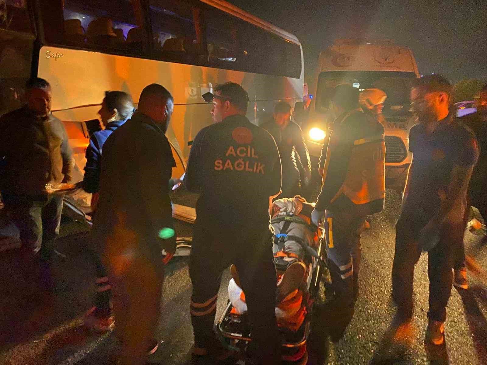 kemalpasada isci servisleri carpisti 15 yarali 3