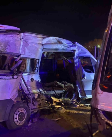 kemalpasada-isci-servisleri-carpisti-15-yarali-ya2GGReb.jpg